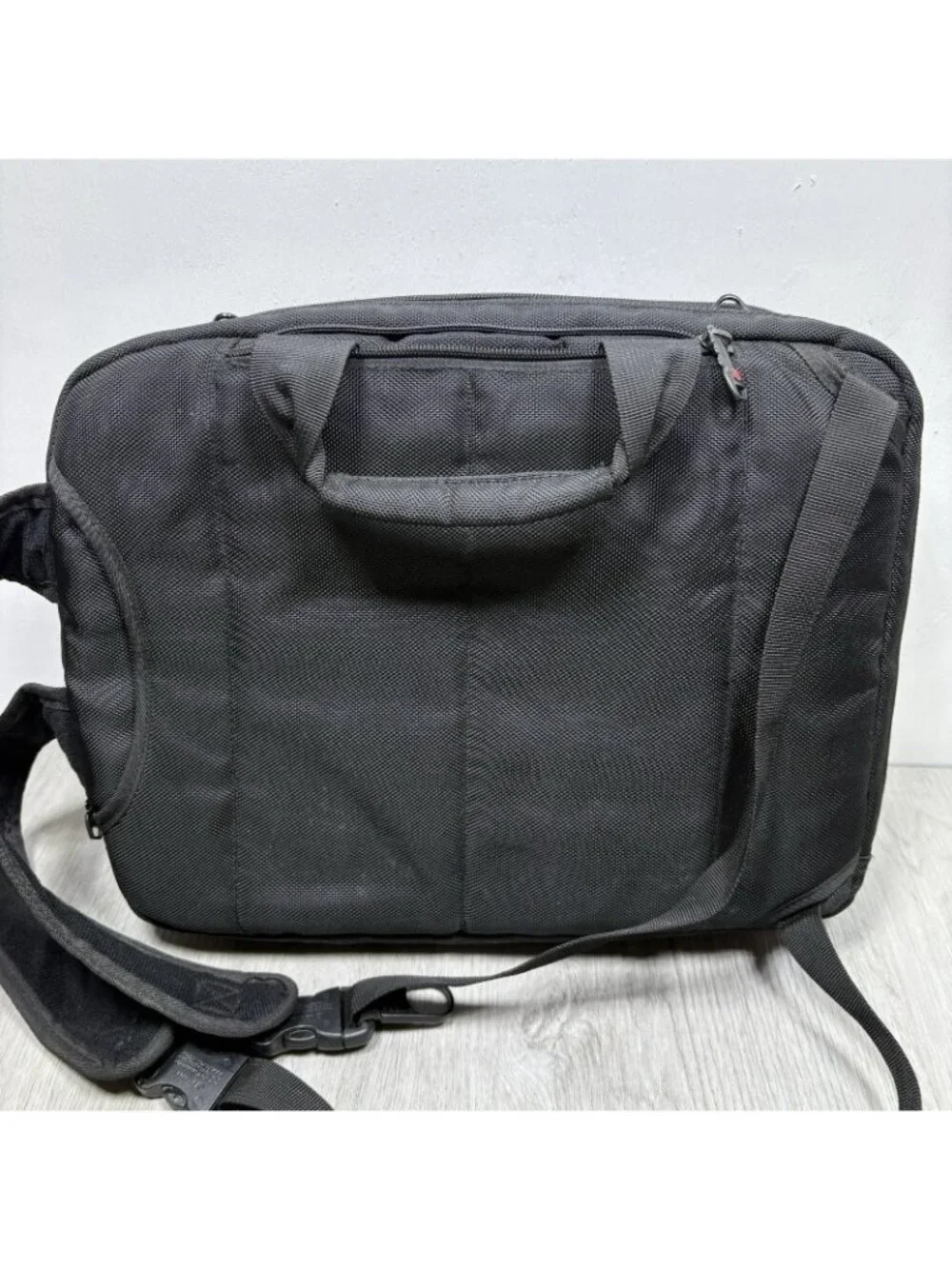 Wenger SwissGear Laptop Briefcase Black Nylon Messenger Travel Bag 15